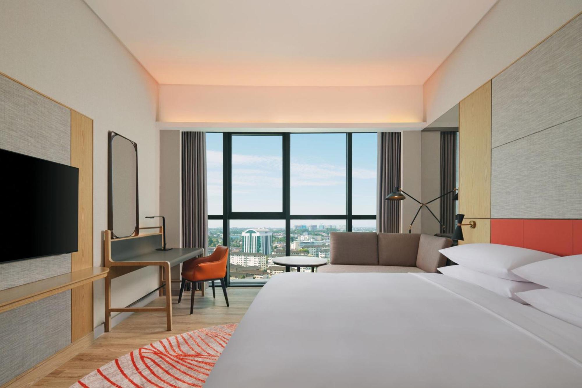 Sheraton Kuching Hotel Экстерьер фото