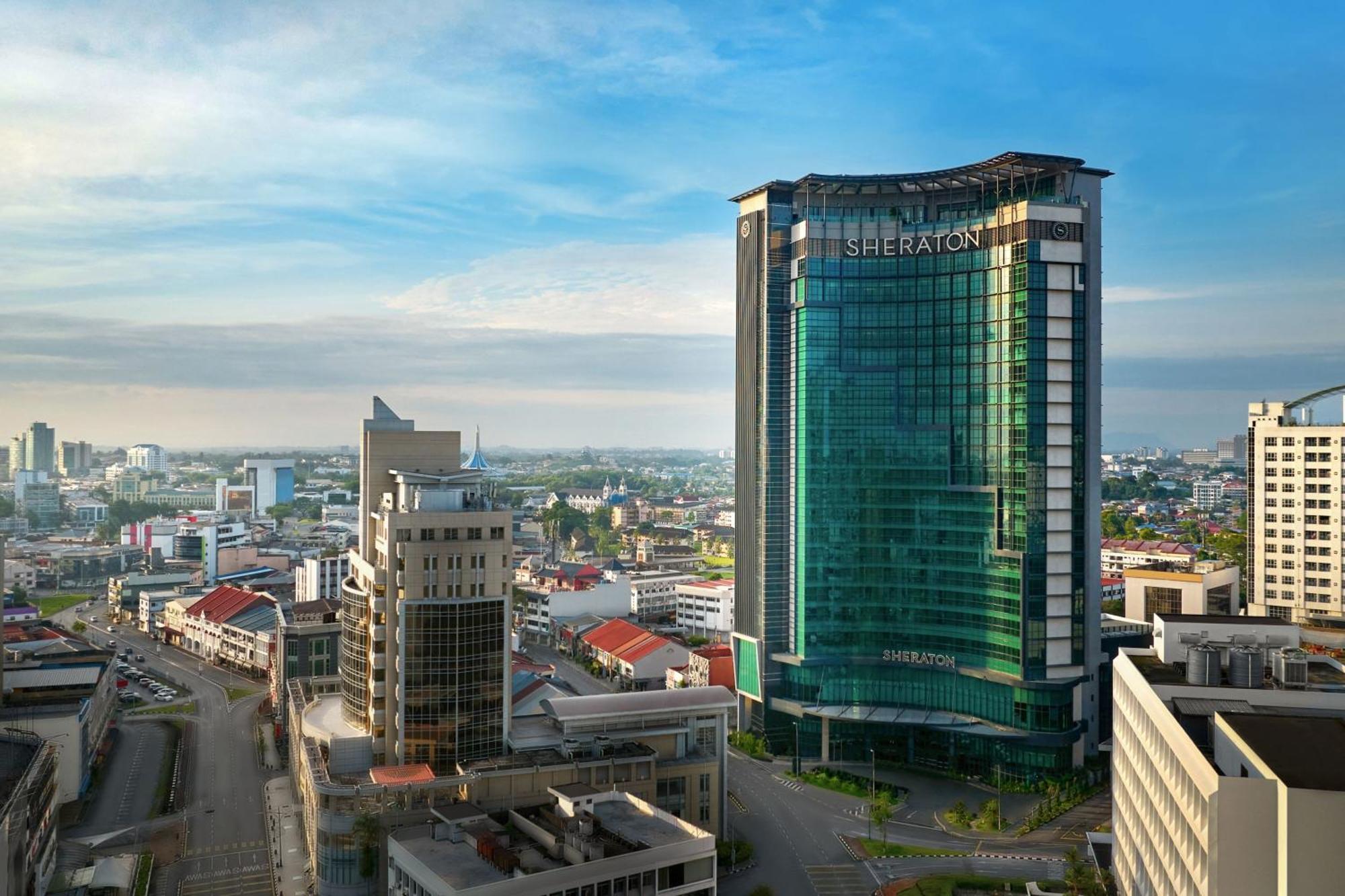 Sheraton Kuching Hotel Экстерьер фото