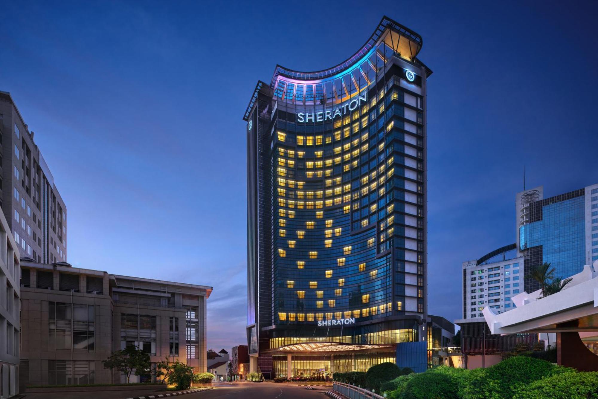 Sheraton Kuching Hotel Экстерьер фото